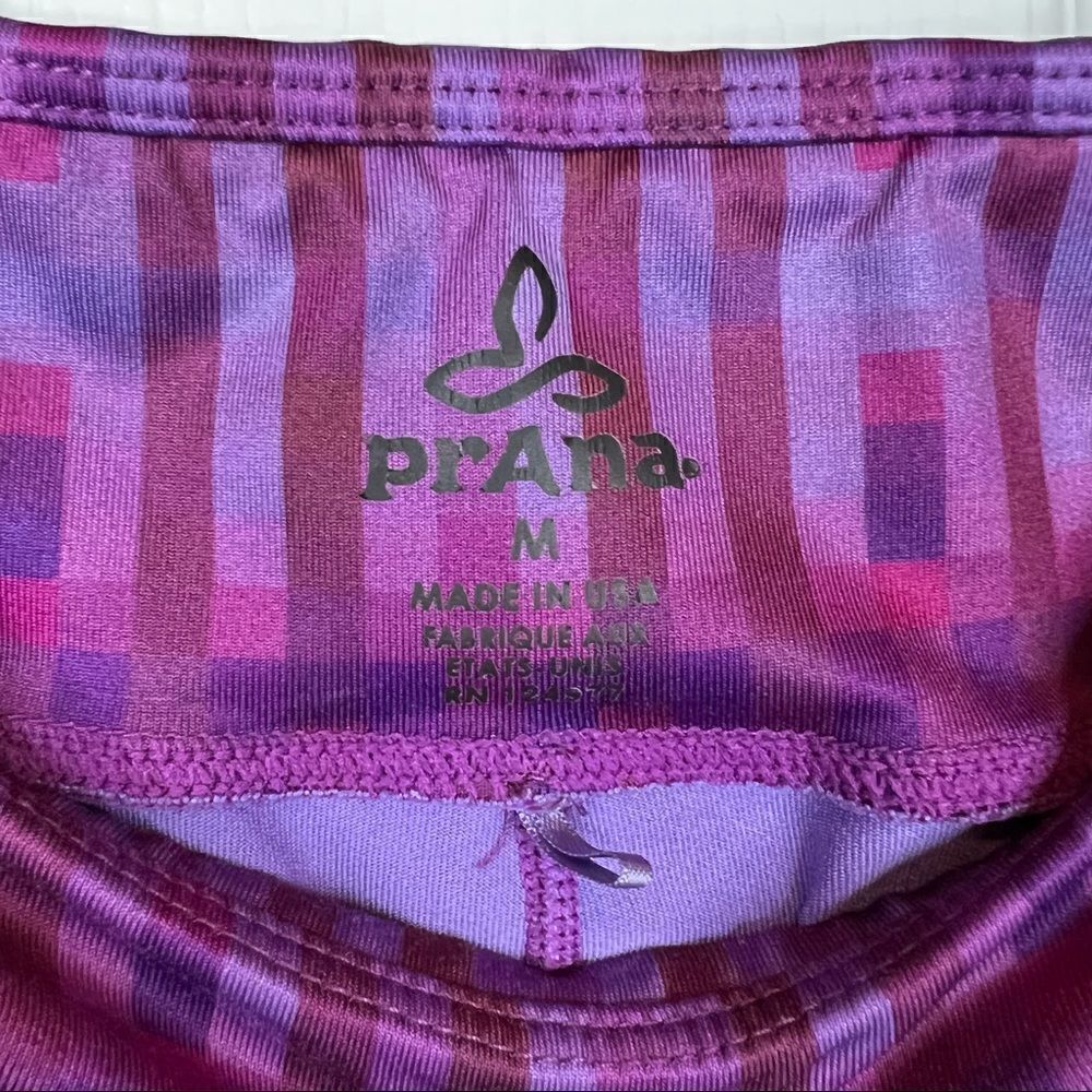Prana Capri Leggings in Fuchsia Size Medium - Picture 7 of 7